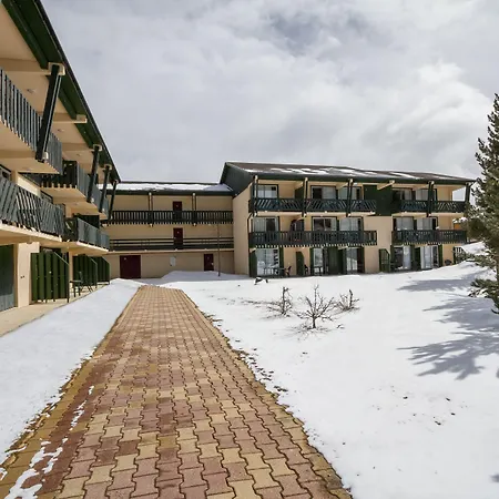 Pierre & Pyrenees 2000 Le Sequoia