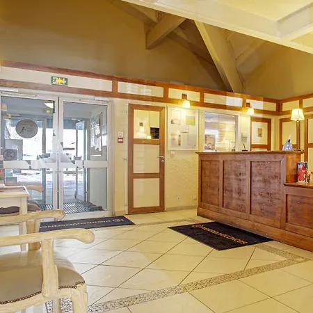 Pierre & Pyrenees 2000 Le Sequoia アパートホテル 3*