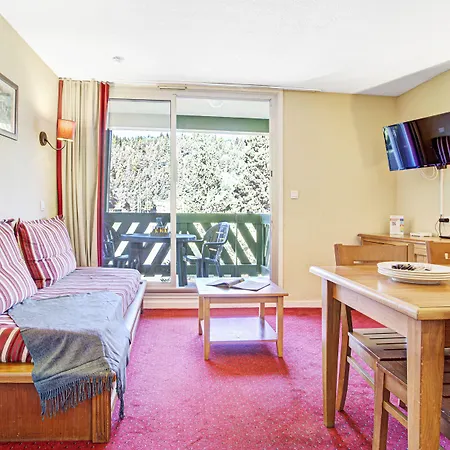 Pierre & Pyrenees 2000 Le Sequoia